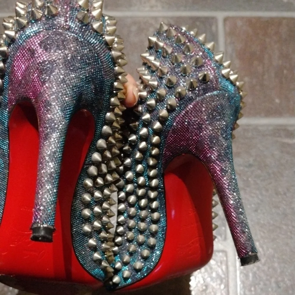 Christian Louboutin Metallic iridescent Studded Studs Pigalle Pump Heel Size 35 - Picture 5 of 12